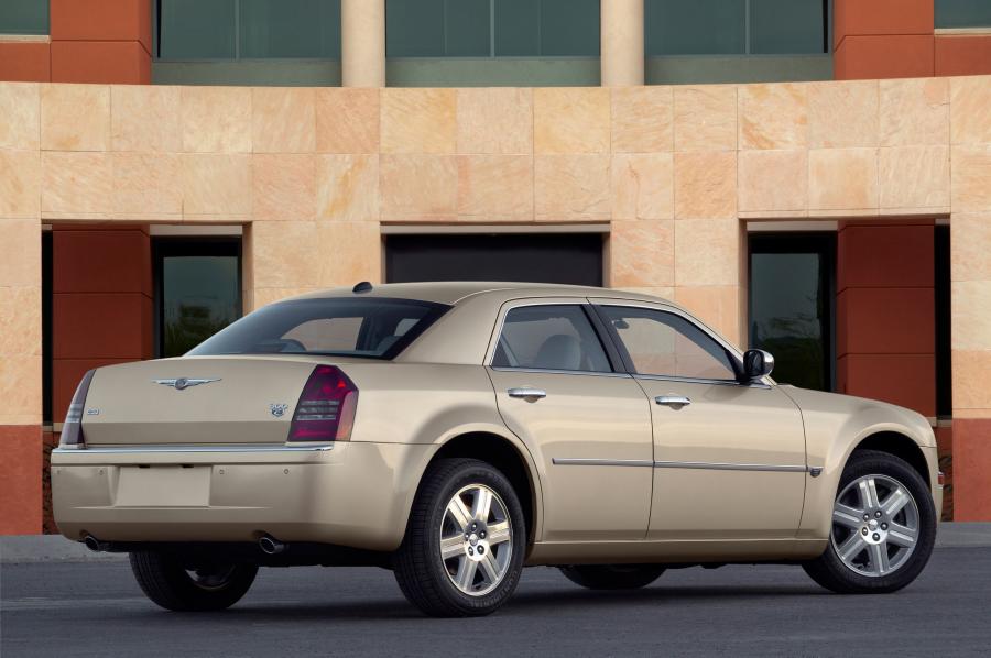  Chrysler 300C (LX) 2005 года  (фото 43 из 120)